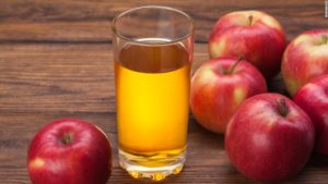 Полезные и не очеь свойства яблочного сока